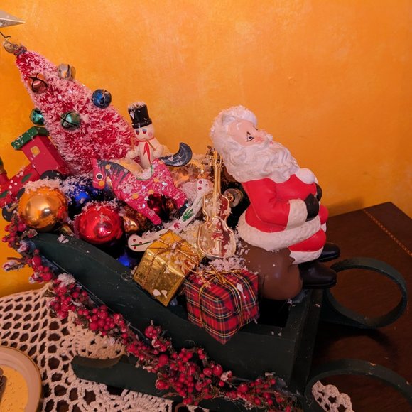 Vintage Santa, With Vtg Wood Toys And Vtg Tree Balls in Wood Sleigh - Picture 5 of 5